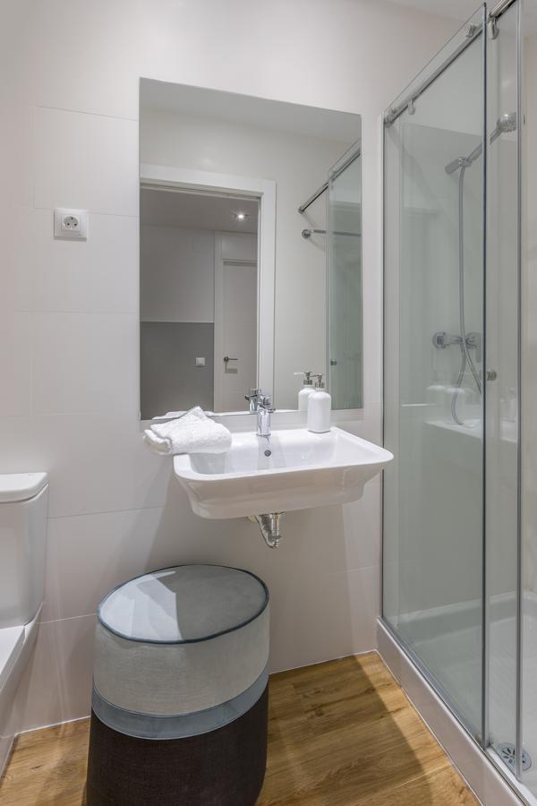 Slow Suites Bellas Artes Madrid Eksteriør billede